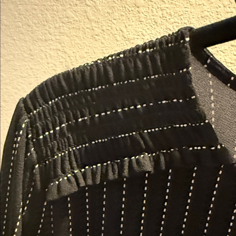 Adrianna Papell NWT Elegant Black Pinstripe Blouse. Size XL - Picture 2 of 5